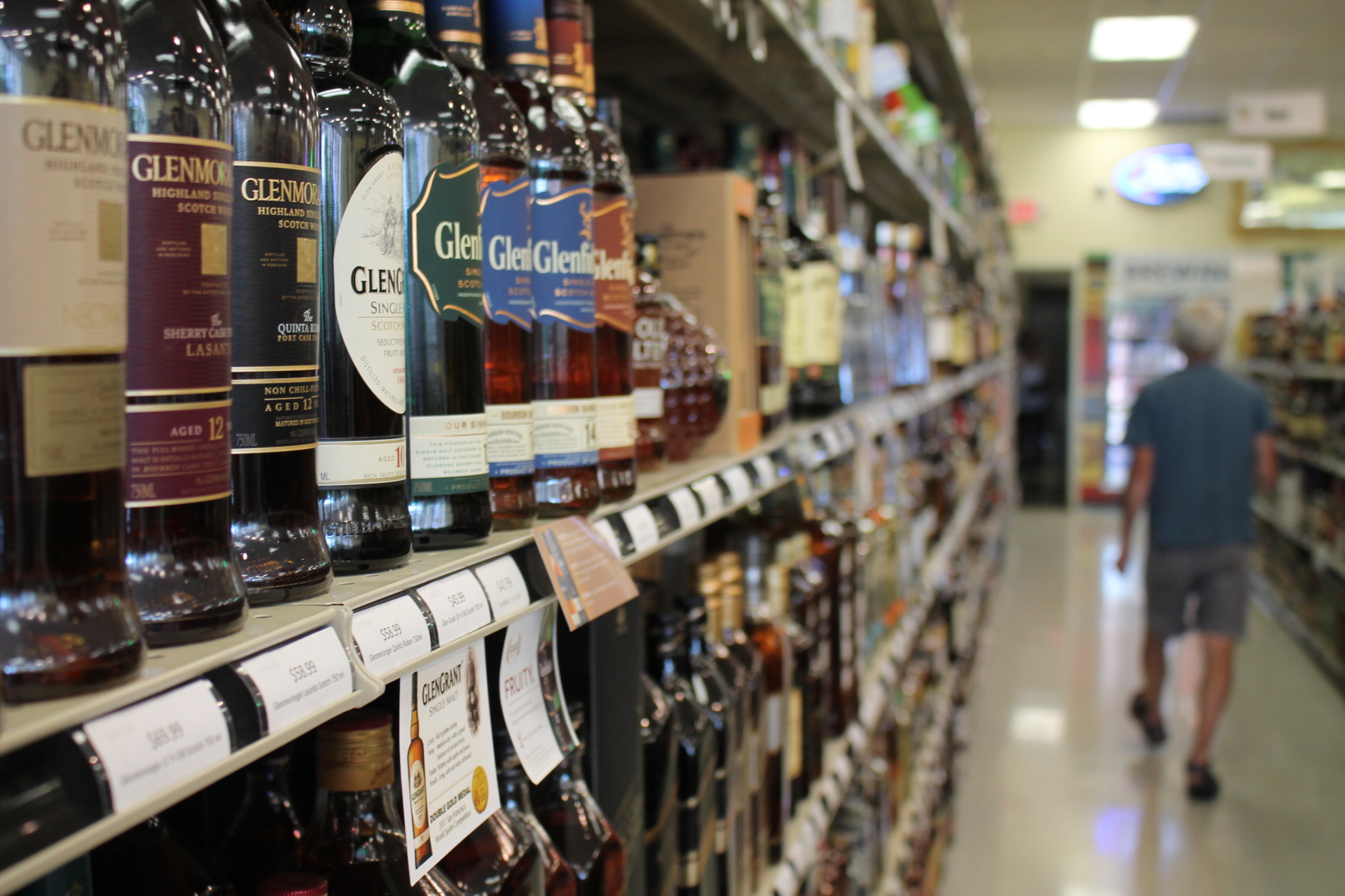 Judge Dismisses Lawsuit Challenging Connecticut Liquor Laws
