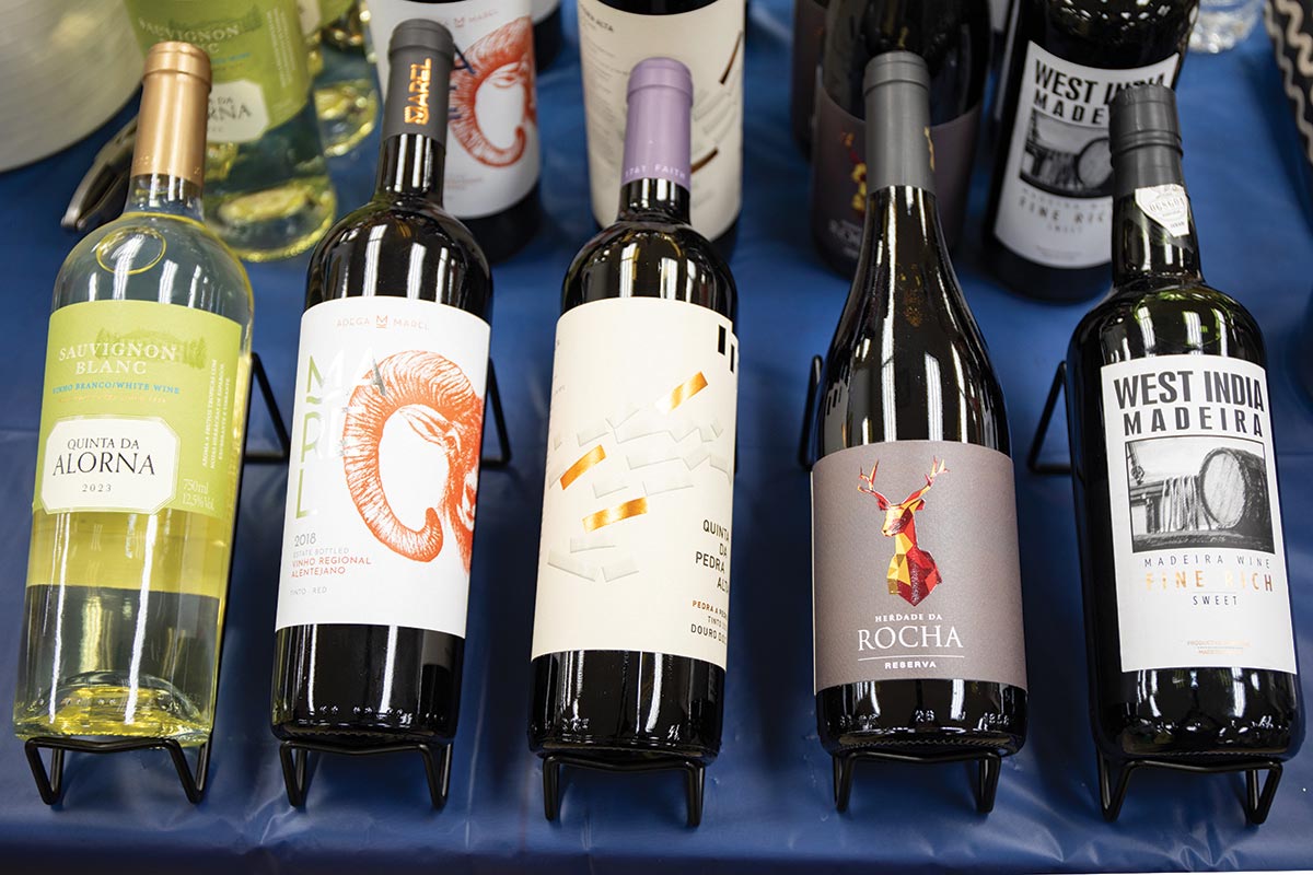 Holiday Tasting Draws Shoppers in Newport