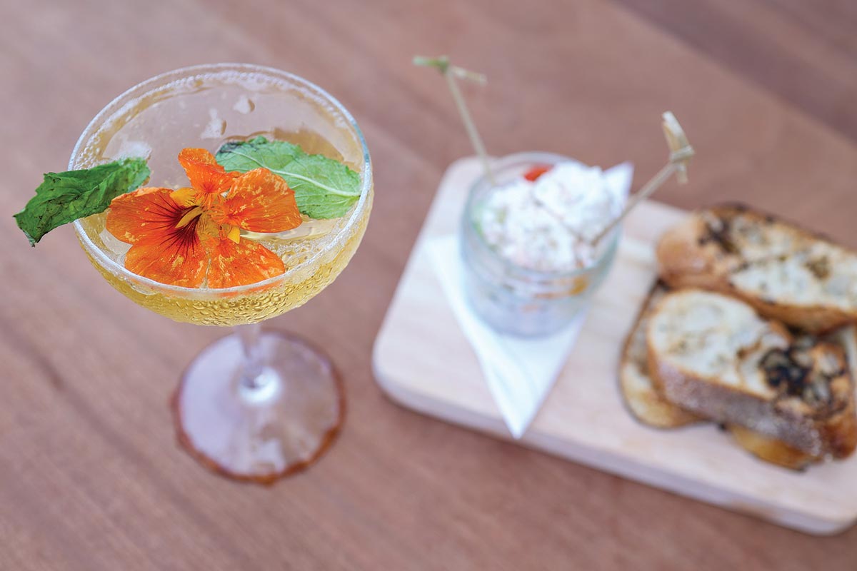 Ocean House Champagne Garden Offers Summer Luxury