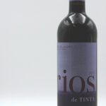 Issac Fernandez Selección Rios de Tinta 2014, from Ribera del Duero D.O. region and is produced with 100% Tint del Pais grapes (Tempranillo). The grapes vines are between 15-20 years-old.